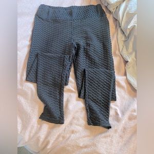 Textured butt enhancing leggings